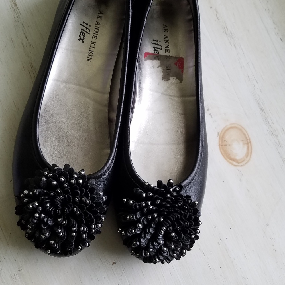 Anne Klein iFlex Flats. New with out tag. Sz 6.5
